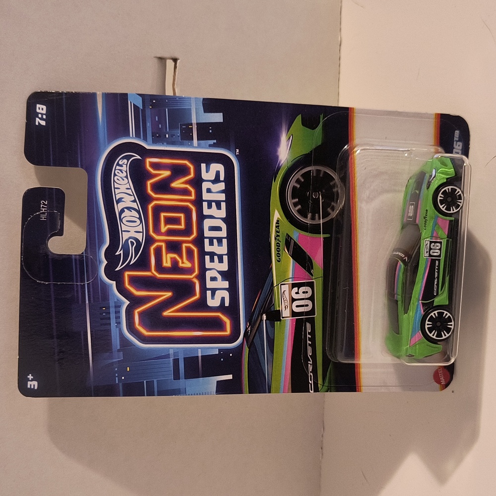 B21 Hot Wheels  Corvette Corvette C7  zo6 Neon Speed with shipping protector